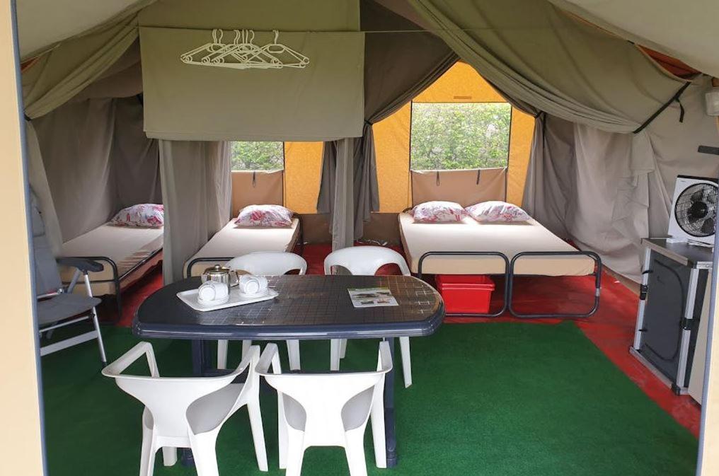 Easyatent Safari tent Lanterna Červar-Porat Zimmer foto